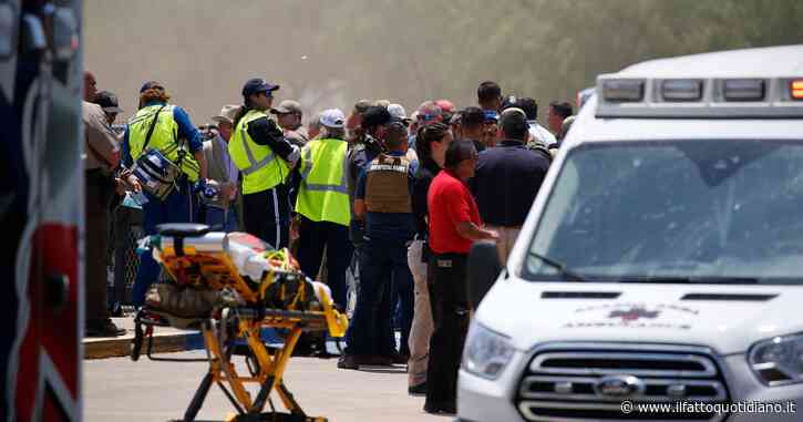 Strage Texas, la scrittrice svela l’ipocrisia dei politici Usa: sopra al messaggio di cordoglio mette la cifra ricevuta dalla lobby delle armi