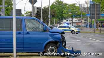 Unfall in Wolfsburg – Zwei Polizisten schwer verletzt