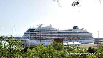Crotone, la Viking Sky ritorna in città: visitatori alla scoperta delle bellezze del territorio - CrotoneOK.it