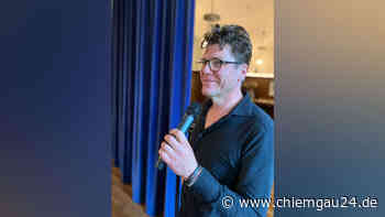 Traunstein: Kabarettist Florian Anton Meyer feiert Premiere im Hofbräuhaus - chiemgau24.de