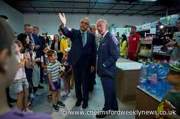 Charles meets Ukrainians at Romanian refugee centre - Chelmsford Weekly News