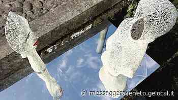 Opera d'arte scardinata dal basamento e rubata, gli organizzatori chiedono aiuto ai cittadini: «Aiutateci a trovarla» - Il Messaggero Veneto