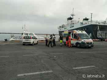 A LARGO CON LA BARCA IN FIAMME: INTOSSICATI E SALVATI A FORMIA DALLA GUARDIA COSTIERA - Latina Tu