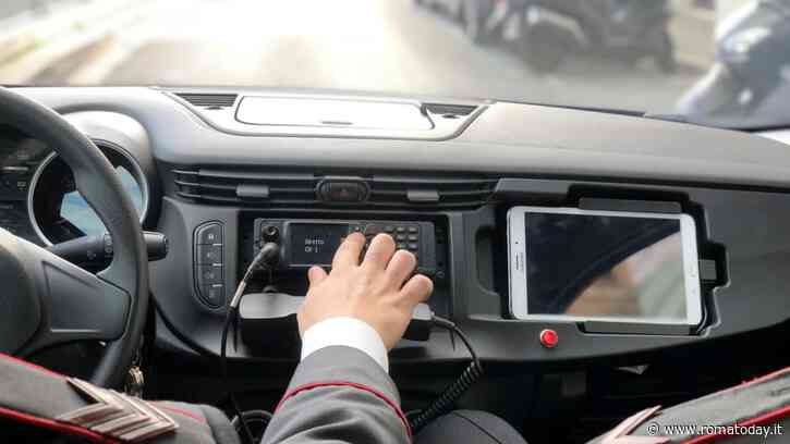 Fugge dall'ospedale, ruba auto, si va a schiantare e armato di machete distrugge 4 vetture - RomaToday