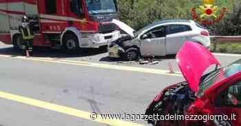 Impatto tra due auto sul raccordo autostradale a Tito: quattro feriti - La Gazzetta del Mezzogiorno