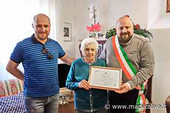 Grande festa con torta, fiori e palloncini per i cento anni di Giuseppina Valente - MarsicaLive