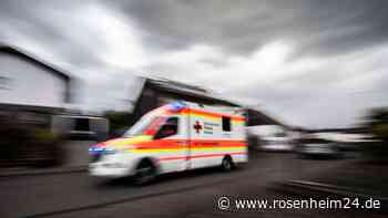 Neubeurer (20) rast bei Pinswang betrunken gegen Baum und muss verletzt ins Krankenaus
