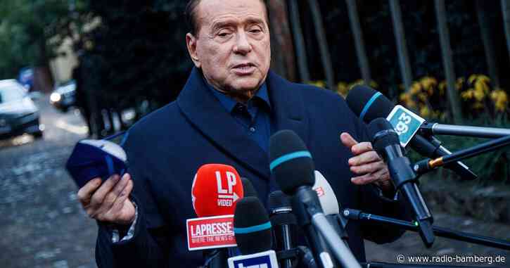 Italiens Regierung will Schadenersatz von Berlusconi