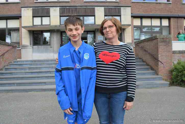 Zieke Kenzo heeft twee dromen: zijn voetbalidolen van Genk ontmoeten en laptop om te gamen