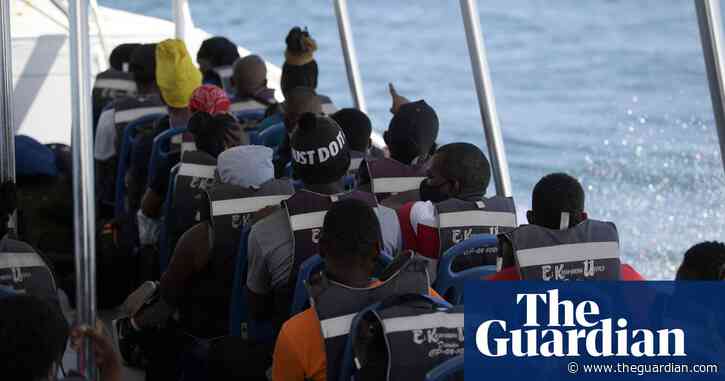 Cramped ship carrying more than 800 Haitians lands in Cuba