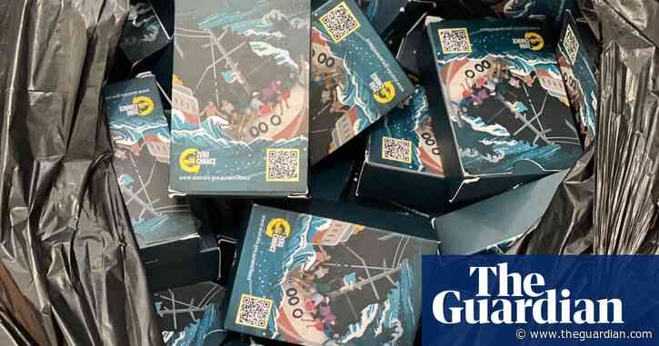 Refugee children handed anti-‘illegal migration’ playing cards, Australian charity says