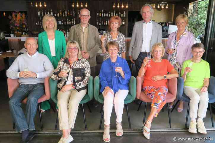 Tien broers en zussen uit Merksem houden al bijna vijftig jaar wekelijks een reünie: “Wij Matthijskes raken nooit uitgepraat”