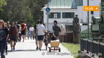 Mit Bier und Bollerwagen: So fröhlich verbringen Augsburger den Vatertag