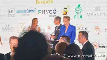 "C'était inimaginable, je n'ai jamais vu ça de ma vie": Sharon Stone gâche une vente aux enchères à Cannes au profit des Ukrainiens