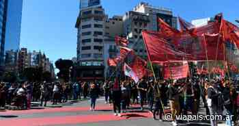 Nueva jornada de movilización de Piqueteros en el Centro de Buenos Aires por más reclamos - Vía País