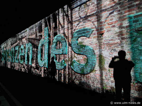 Großartig und sehenswert: Beeindruckende Kunstperformance "Digital Wall"  an der Ulmer Stadtmauer