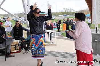 Indigenous students begin new journey - The Brandon Sun