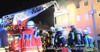 Neunkirchen: Feuer in Hüttensiedlung – Mehrfamilien-Haus nach Brand unbewohnbar - Saarbrücker Zeitung