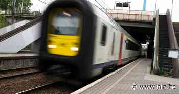 Schelse station krijgt nieuwe overdekte fietsenstalling - Het Laatste Nieuws