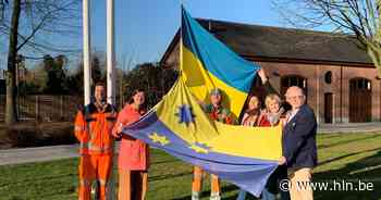 Stabroek hijst Oekraïense vlag - Het Laatste Nieuws