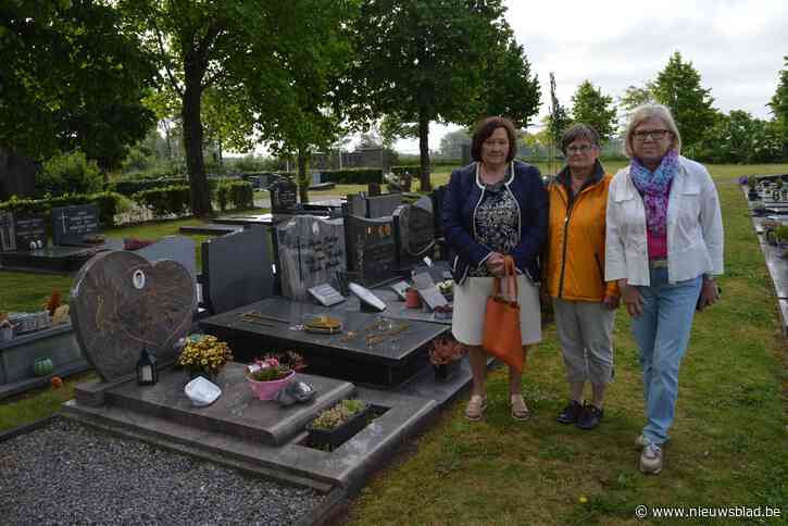 Onbekenden stelen ornamenten van graven: “Ik heb als valstrik ooit prikkeldraad in de bloemen gedraaid”
