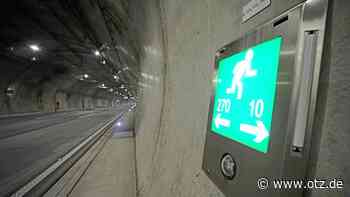 Polizeifahrzeuge verunglücken im Jagdbergtunnel bei Jena: A4 voll gesperrt