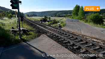 Schienen nach schwerem Bahnunfall bei Blaustein ausgetauscht