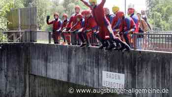 Rettungsschwimmer der DLRG üben für die Kanu-WM
