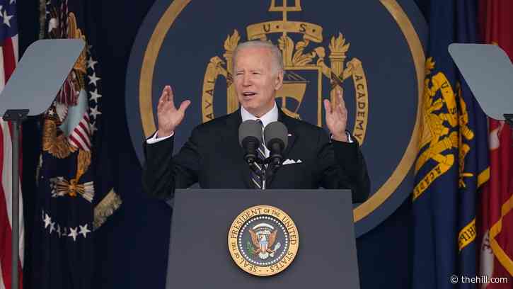 Biden rebukes Putin in Naval Academy commencement address