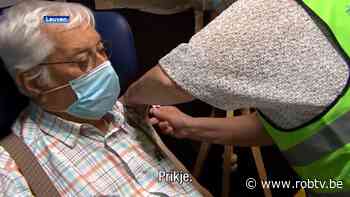 Vaccinatiecampagne voor 80-plussers is begonnen in Leuven: "Ongeveer de helft heeft al een afspraak" - ROB-tv