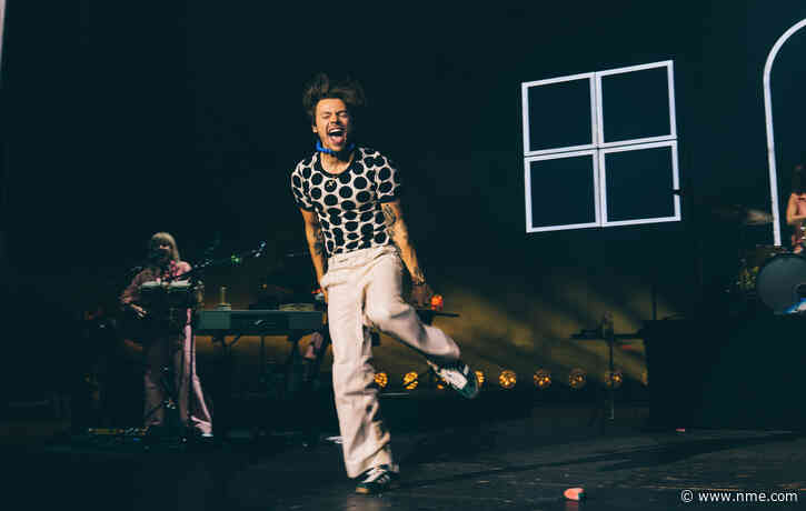 Harry Styles scores chart double as album becomes fastest selling of 2022