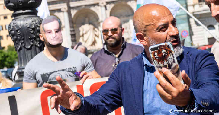 Gianluigi Paragone e il “fenomeno” Italexit: il suo partito ora vale il 4,5%. Dalle posizioni no euro a quelle no vax fino alla guerra in Ucraina