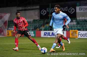 OFFICIEEL: 19-jarige flankaanvaller stapt transfervrij over van Manchester City naar Dortmund
