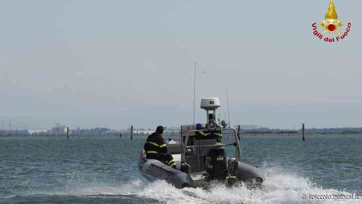 Grado, canoista dispersa in mare salvata da Vigili del fuoco e Guardia costiera - Il Piccolo