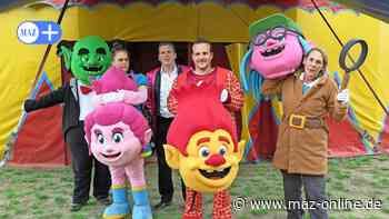 Luckenwalde: Maskottchen-Zirkus mit Riesen-Trollen auf dem Sportplatz Mozartstraße - Märkische Allgemeine Zeitung