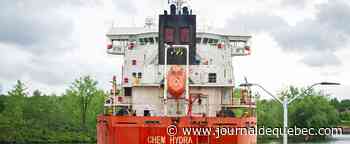 [EN IMAGES] Un navire échoué dans le fleuve Saint-Laurent