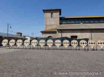 Sposalizio del Mare: il sindaco di Cervia sfida con l'arco il collega di Margherita di Savoia - CorriereRomagna