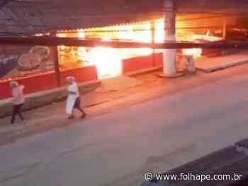 Homem ateia fogo em restaurante em Gaibu, no Cabo de Santo Agostinho - Folha de Pernambuco