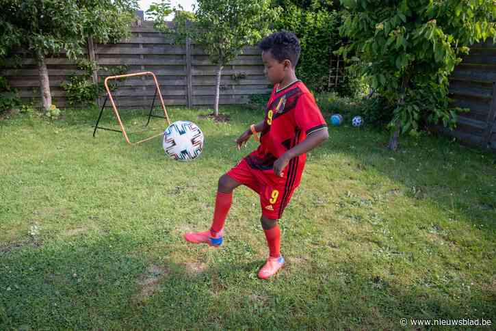 “Kruip maar terug in je vuilbak”: Nayo (11) wordt slachtoffer van racisme tijdens jeugdvoetbalwedstrijd