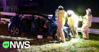Vrouw zwaargewond bij frontale botsing in Lichtervelde - VRT NWS