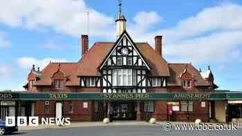 Fylde Council defends St Annes beach after pollution warning