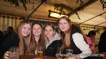 Fotos vom Jüppkenfest in Meschede-Berge - sauerlandkurier.de