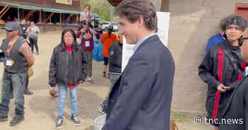 Trudeau heckled, called “a criminal” by Indigenous protesters in Kamloops - True North