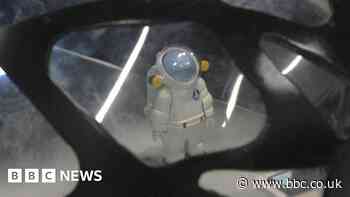 How graphene and algae could help build space habitats