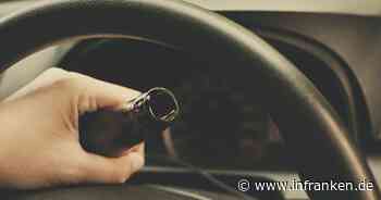 Kreis Coburg: Auto kommt von Straße ab und bleibt auf der Seite liegen - Fahrer hat fast 2 Promille - inFranken.de