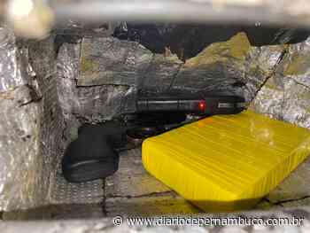 Homem é detido com cocaína, revólver e aparelho de choque em Juazeiro - Diario de Pernambuco