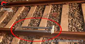 Catania, mettevano pietre e tubi di ferro sui binari col rischio di far deragliare i treni: denunciati sei… - Il Fatto Quotidiano