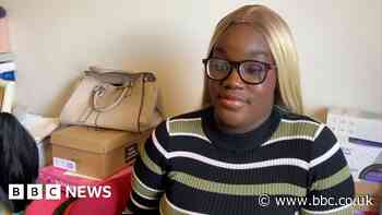 Cost of living: Sussex charity runs food market for young people - BBC