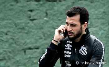 “Receberá um aumento”; Diretoria dá 'OK' e Edu Dracena ganha data para fechar negócio no Santos - Bolavip Brasil