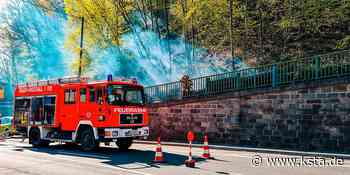 Engelskirchen: Böschung fängt Feuer – Leppestraße gesperrt - Kölner Stadt-Anzeiger